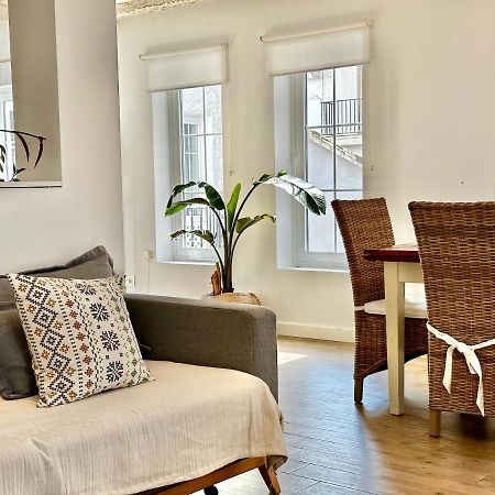 Old Town Modern Flat, 4 Minutes From Beach - Eaw Homes Марбелья Экстерьер фото
