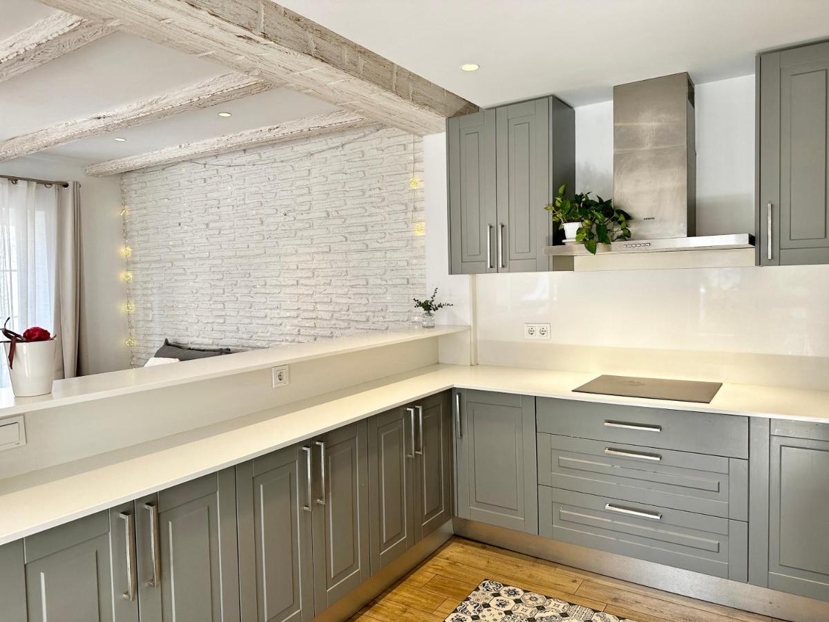 Old Town Modern Flat, 4 Minutes From Beach - Eaw Homes Марбелья Экстерьер фото